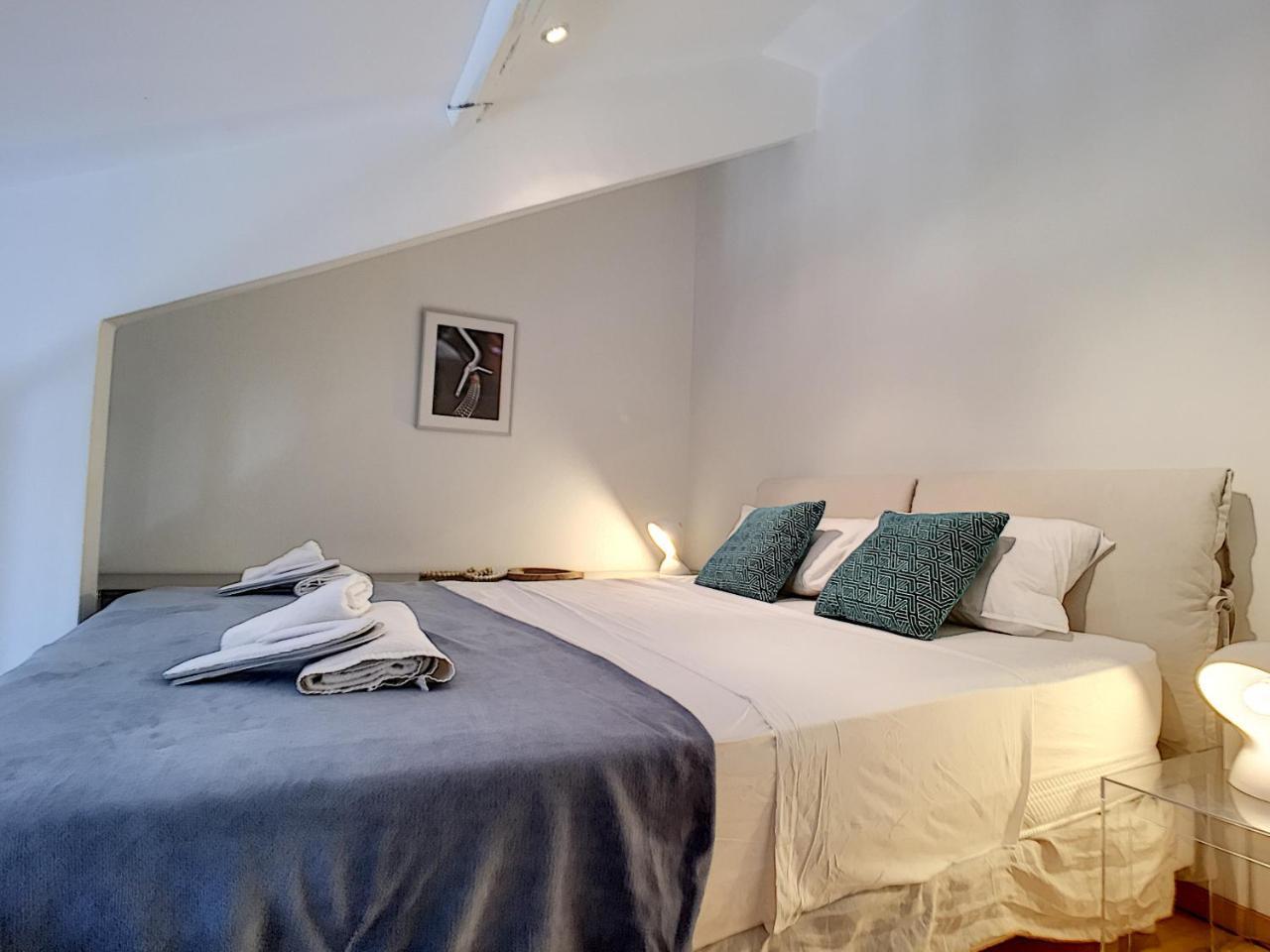 Nestor&jeeves - Duplex Palais Eugenie - Hyper Center - Shopping Area - Top Floor *